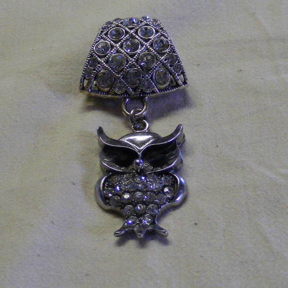 Rhinestone Studded Owl Pendent